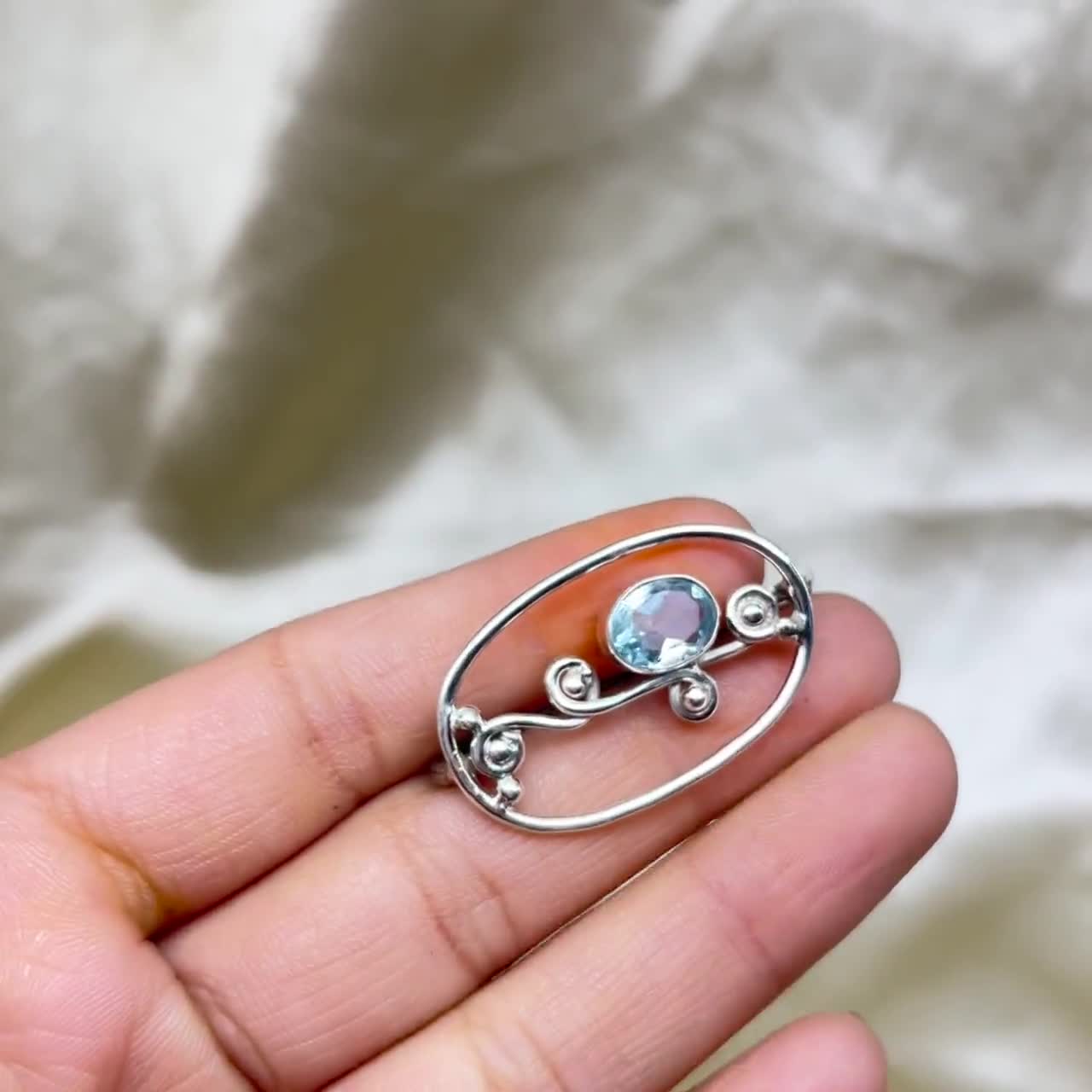 ブローチ　【b315】　七宝　エマイユ　925 銀製　SILVER brooch Vintage Japan 950 sterling silver brooch with genuine