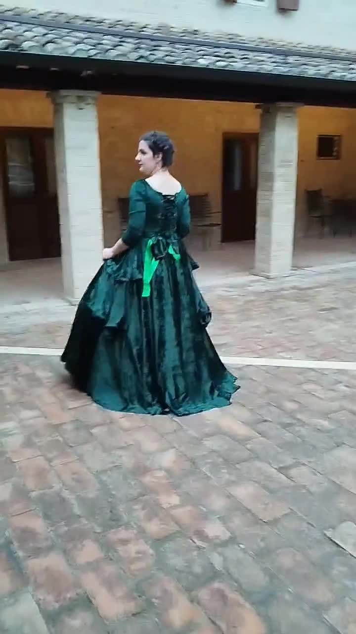 green emerald velvet dress Patou main image 1