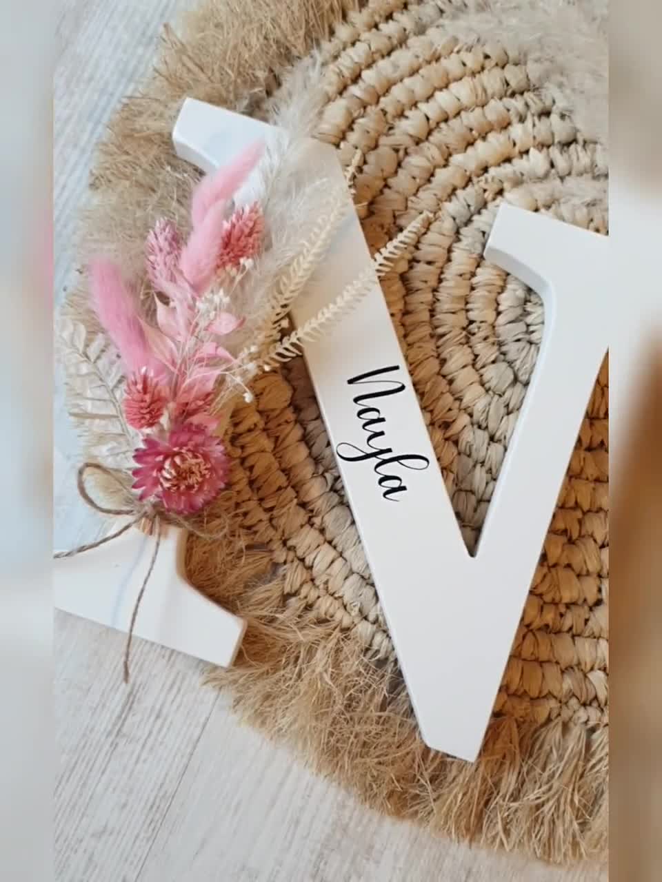 Letras decoradas con flores – La Fiesta de Olivia