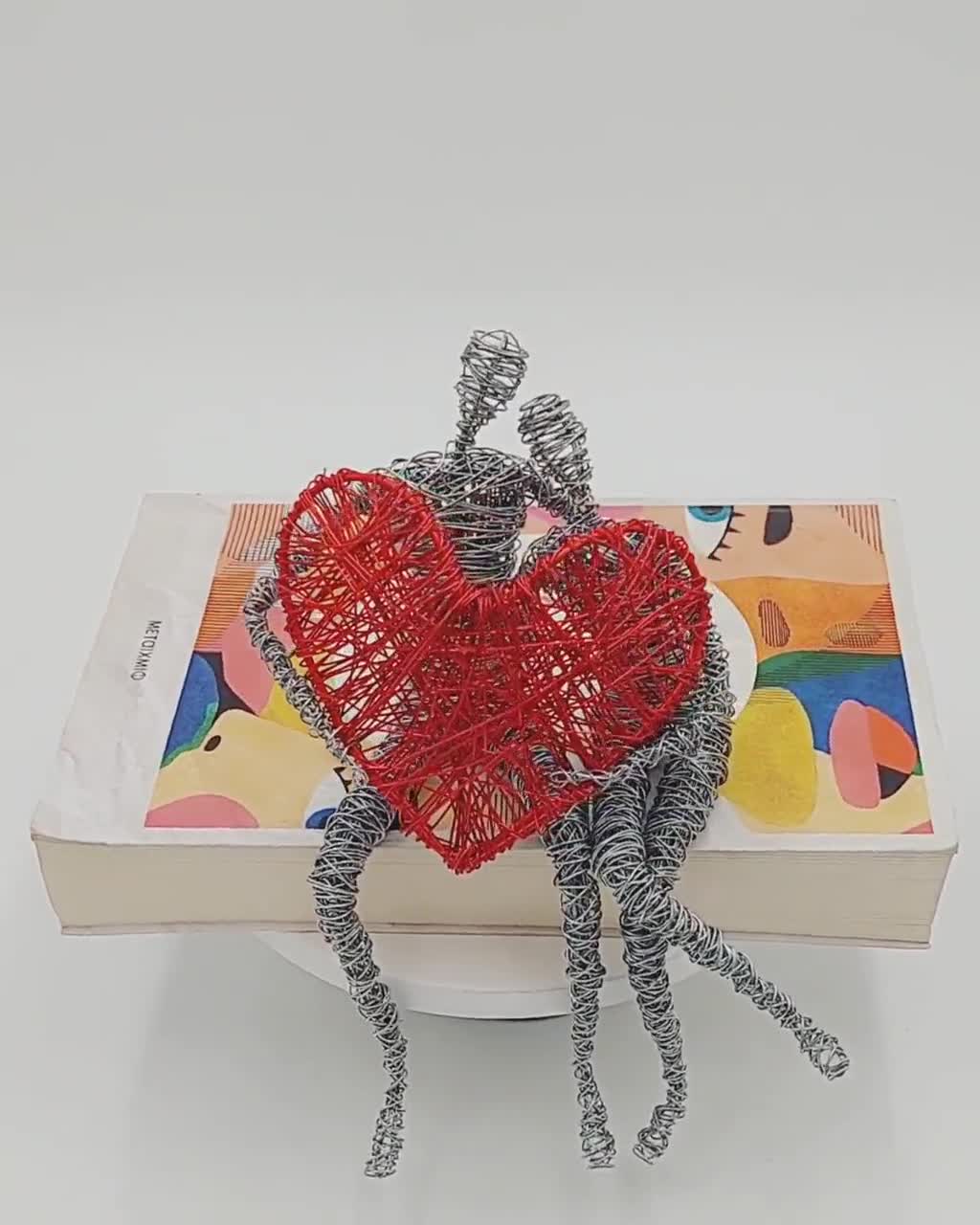 Decorazione da appendere al cuore sacro, decorazione da parete di San  Valentino, regalo di San Valentino per lei, regalo ti amo, opera d'arte  scultura di carta OOAK -  Italia