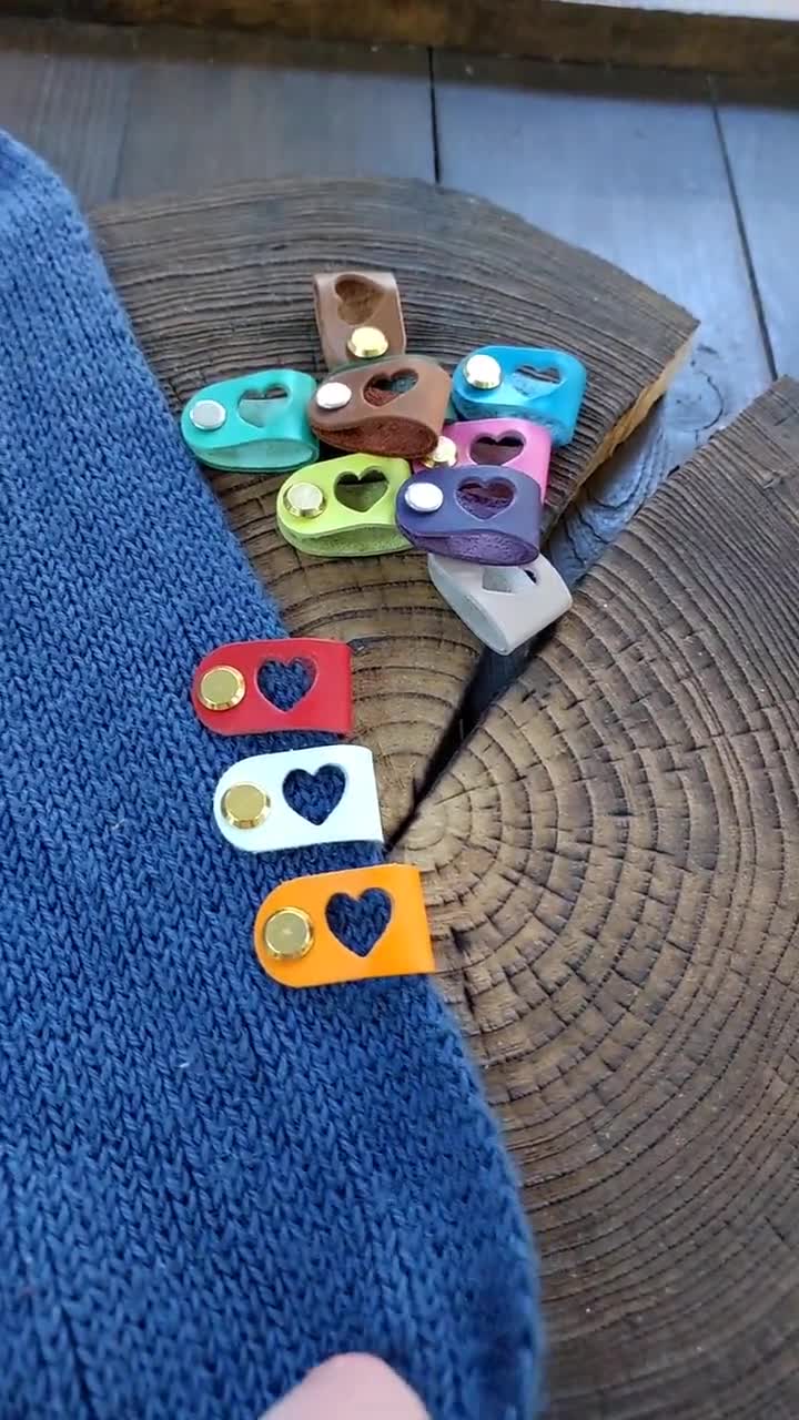 ネジ付き手作り革タグ：かぎ針編み、編み物、縫製ラベル - Etsy 日本