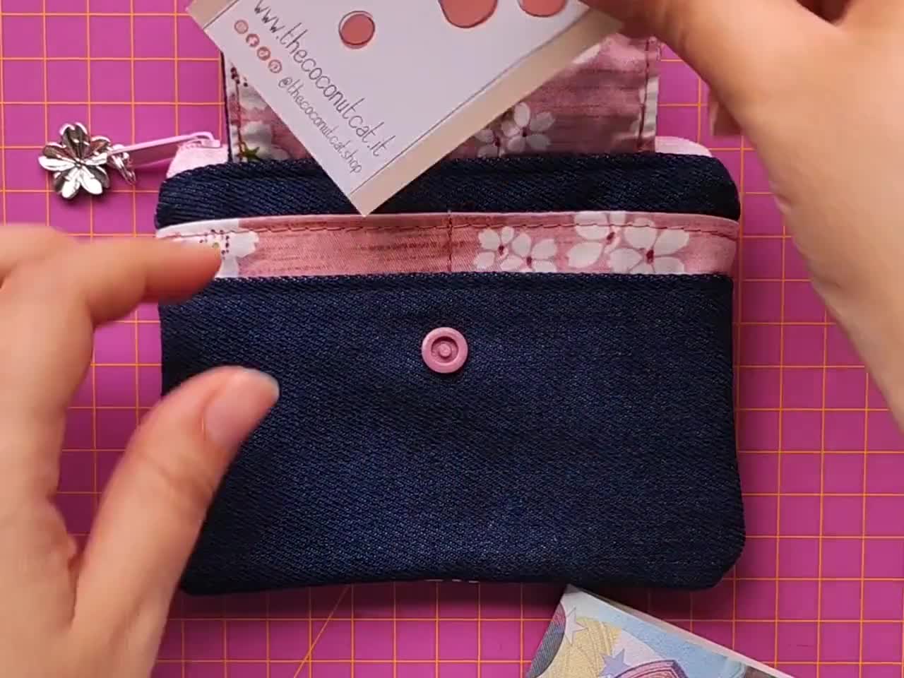 Sistema De Carteras Multicoloras Del ` S De Las Mujer Foto De Archivo - Imagen De Multicolor