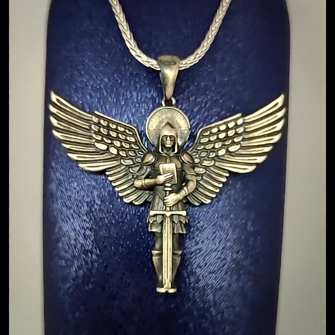 Statement Collective Jewellery | Fallen Angel Medallion Necklace Silver -  Mens ⋆ Drzubedatumbi