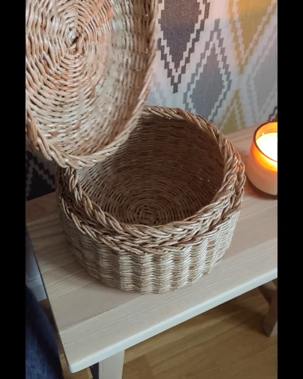 Round Storage Basket. Wicker Trinket Box With Lid. Decorative