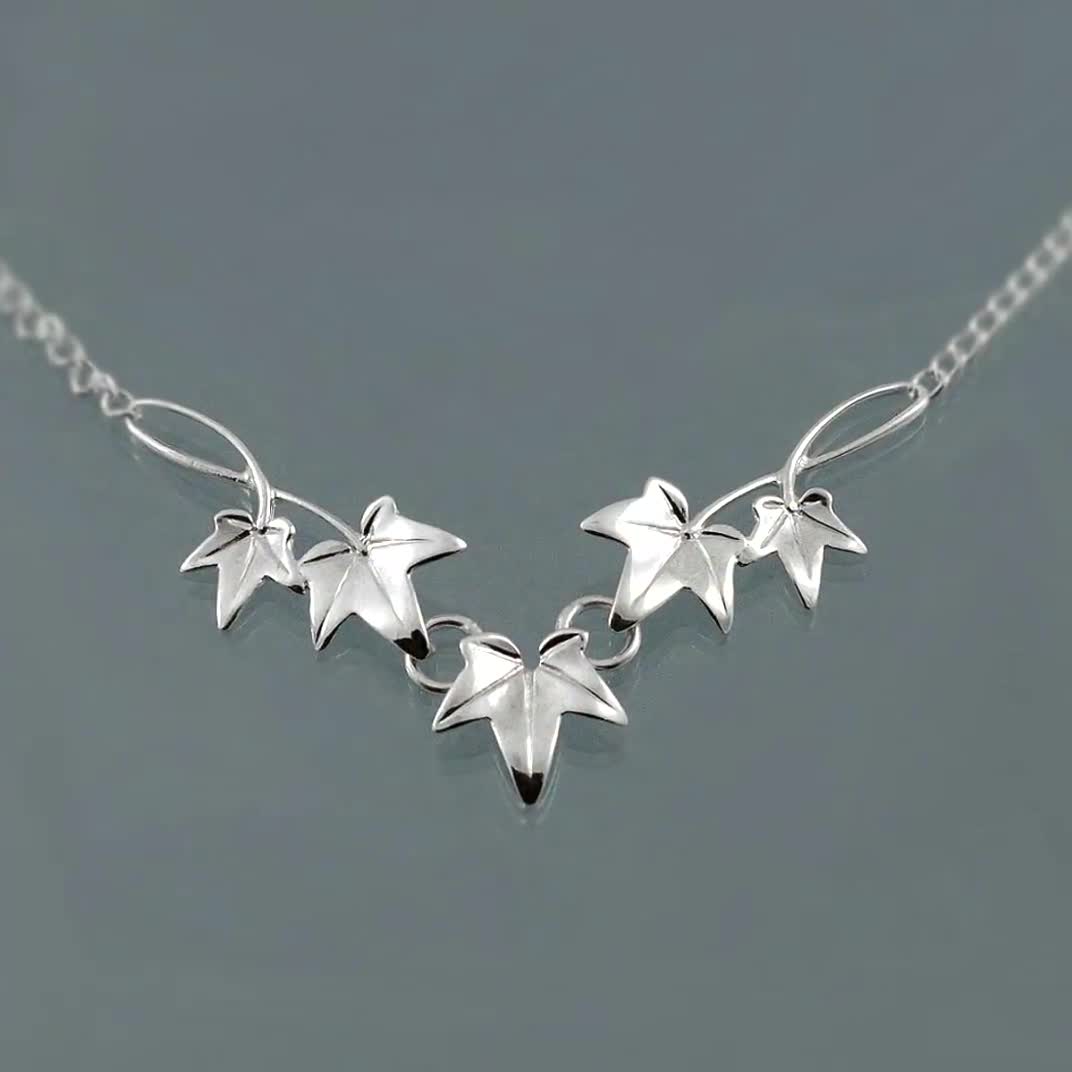 Silver ivy 2025 leaf necklace