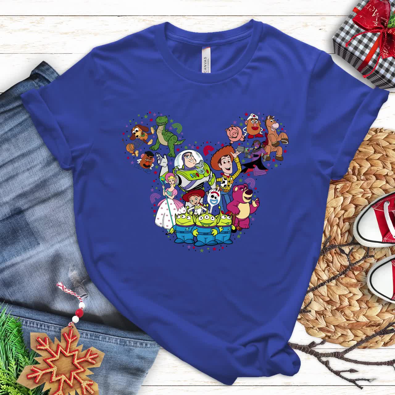 Camiseta con personajes de Toy Story, viaje a Disneyland, camiseta a juego para toda la familia video poster