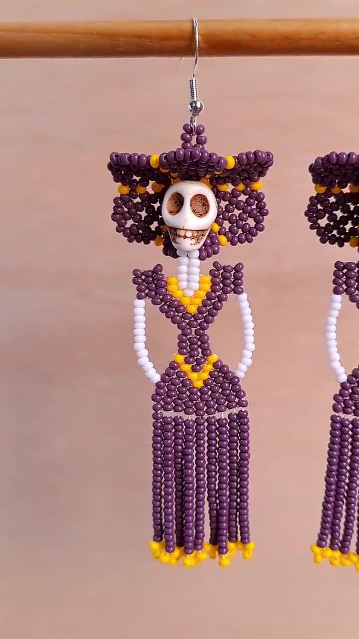 Beaded hot Catrina Earring, Artisanal Earrings, Day of the Dead Earrings