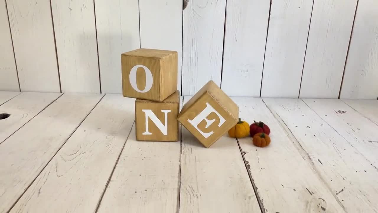 Cubos de madera "UNO", accesorios para fotografía de cumpleaños, bloques para el primer cumpleaños de un bebé, regalos para fotógrafos, cubos para eventos infantiles, sesión de aplastamiento de pastel video poster