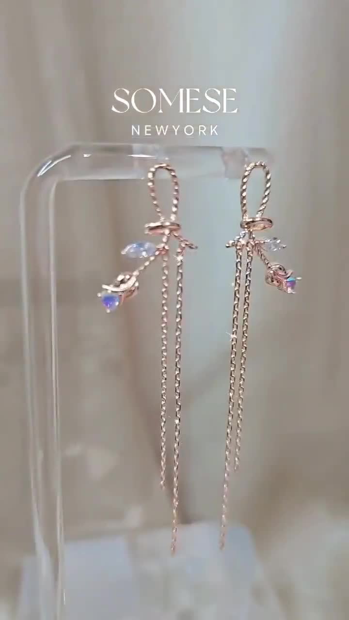 アクセサリー crystal ribbon chain earrings ZI COLLECTION 2023 – DESIREE'S DARE TO DAZZLE BOUTIQUE LLC