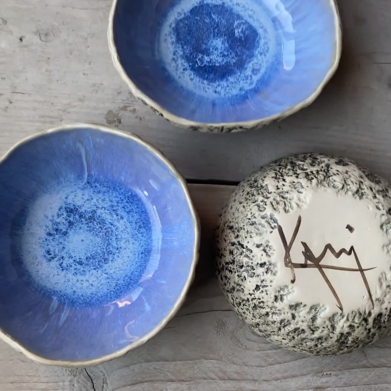 https://v.etsystatic.com/video/upload/q_auto/Kari_Ceramics_handmade_pottery_Soup_bowls_waterfall_signature_b6zmal.jpg