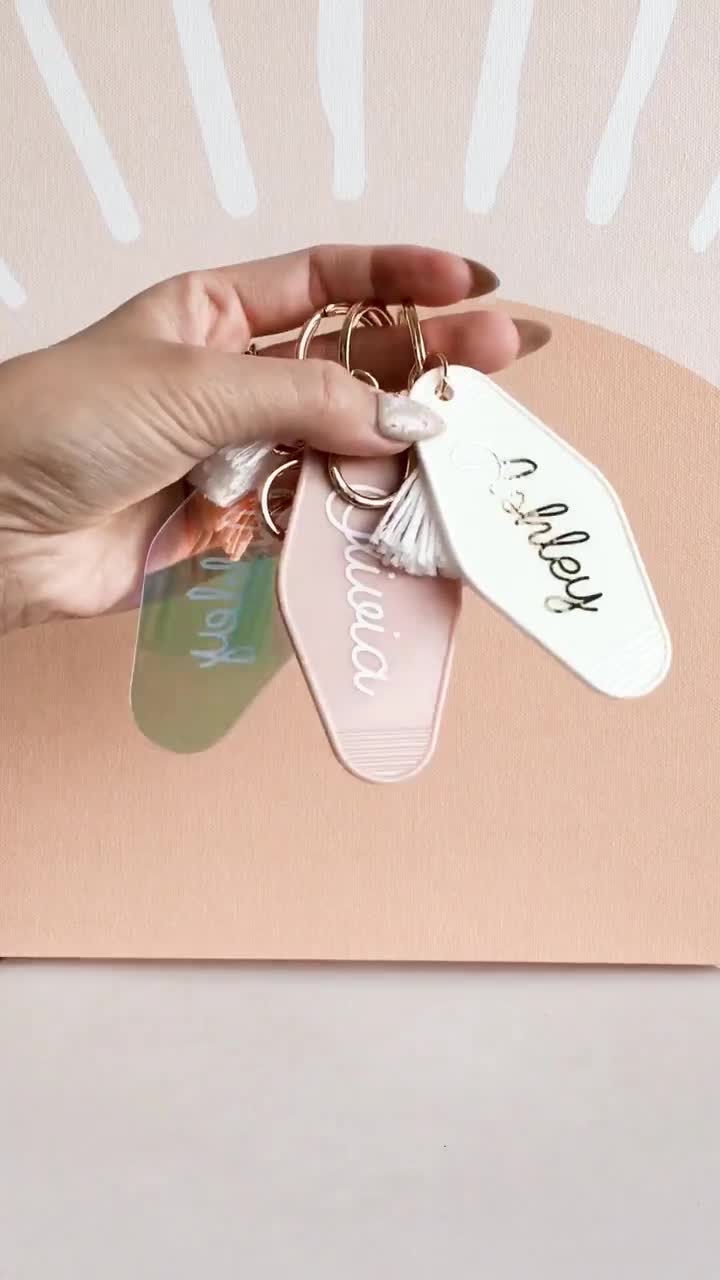 Personalized Keychain Retro Motel Keychain Gifts for Women