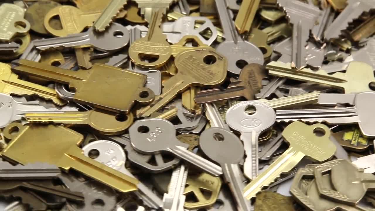 Random Mixed Keys: 50 or 100 Piece Craft Supply video poster