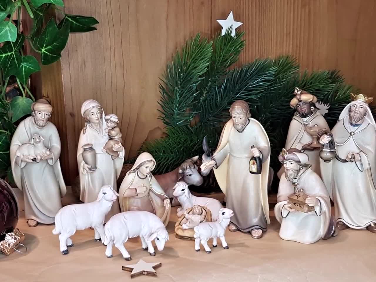 FADEDA Krippenfiguren Schmied Mit Amboss - Handbemalte Weihnachtsdekoration