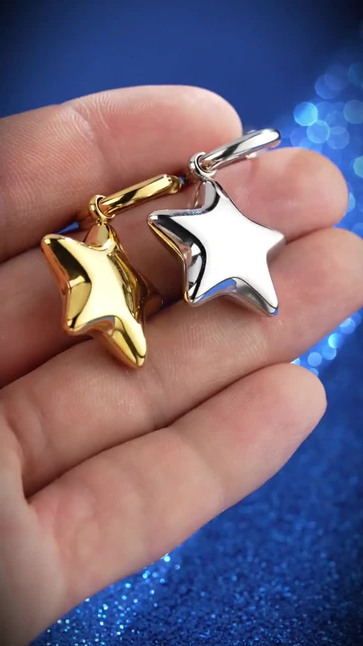 輝く星型フープピアス（シルバー/ゴールド） - 繊細でミニマルな天体