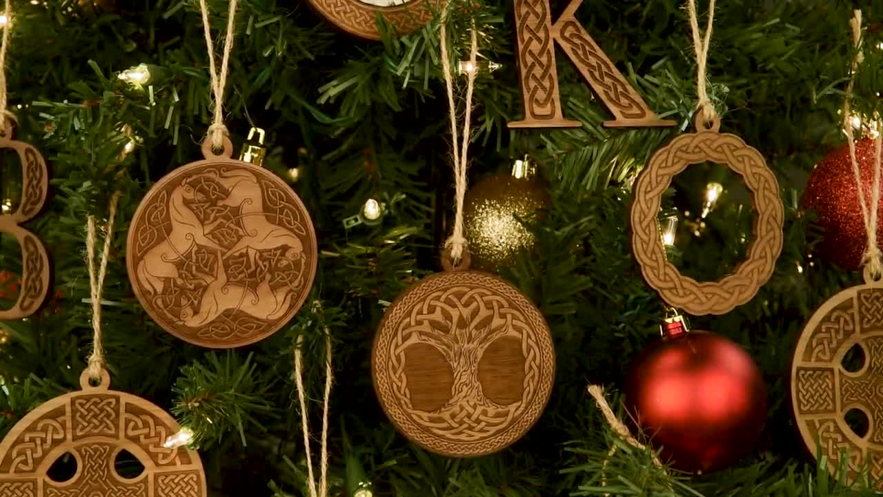 D20 Celtic Tree of Life Ornament - Raw Wood D20 Celtic Tree of Life Ornament - Raw Wood