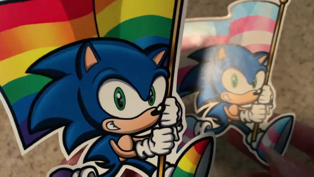 I came here for the gay hedgehogs — In a sonadow universe after