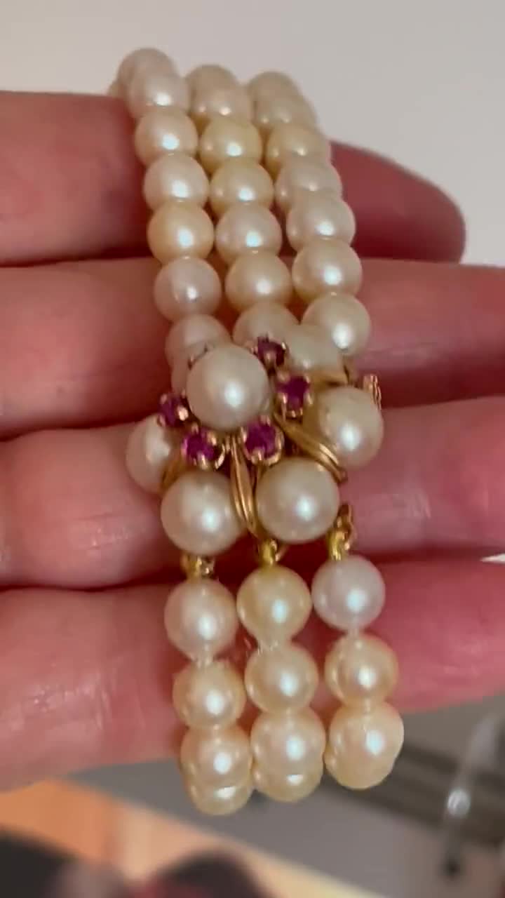4095- Bracelet 3 Rows of Pearls Clasp With Synthetic Pearls