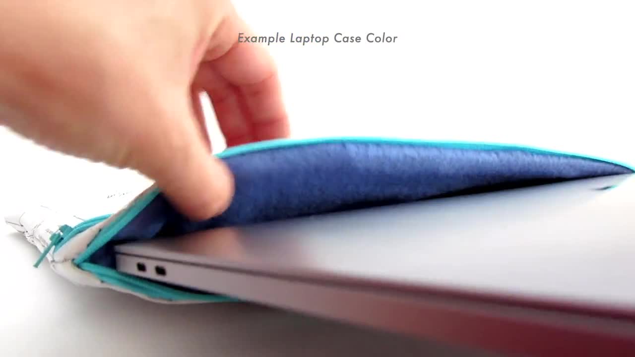 Cucito creativo] Laptop cover - custodia per il portatile da una  tovaglietta