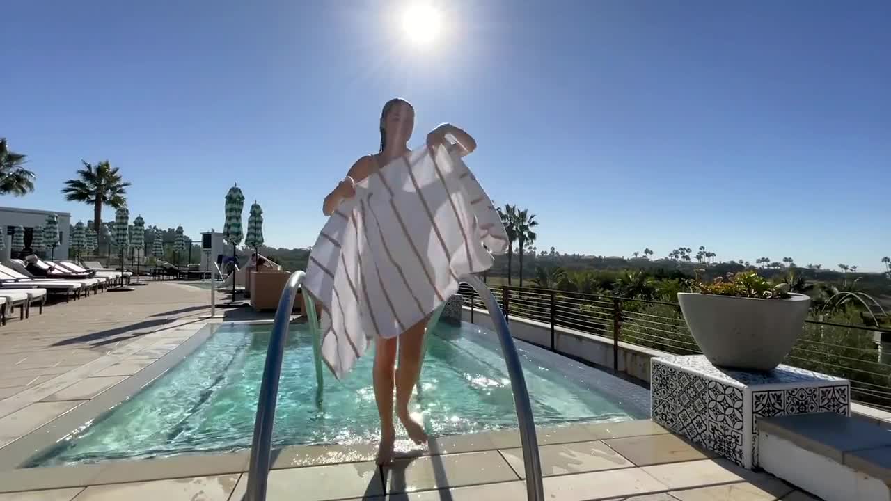 https://v.etsystatic.com/video/upload/q_auto/Las_Rayas_Beach_Pool_Towel_mc5euj.jpg