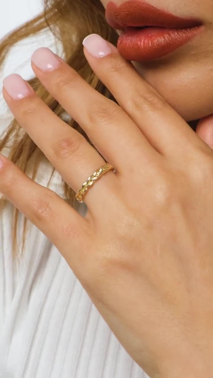 Anillo de cadena Franco con palma de oro de 14 quilates, anillo de oro  trenzado celta, anillo de nudo irlandés, anillo apilable con patrón  trenzado, anillo de cadena de trigo con palma de cola de ..., image size:720x1280