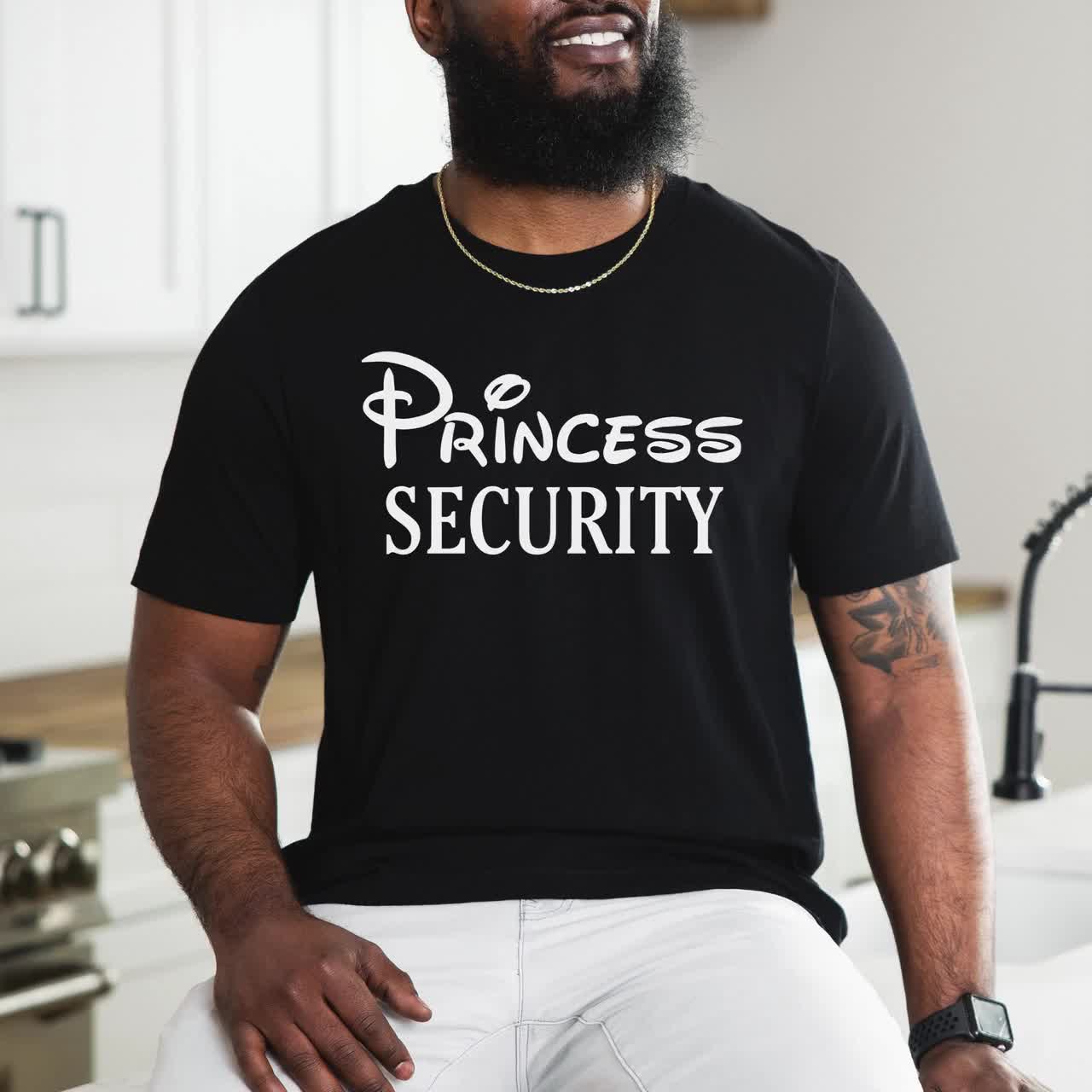 Camiseta de Princesa de Seguridad, Camiseta de Princesa Disney, Regalo para el Día del Padre, Camiseta Divertida para Papá, Viaje de Disney para Papá, Camiseta de Disneyland para Hija y Papá video poster