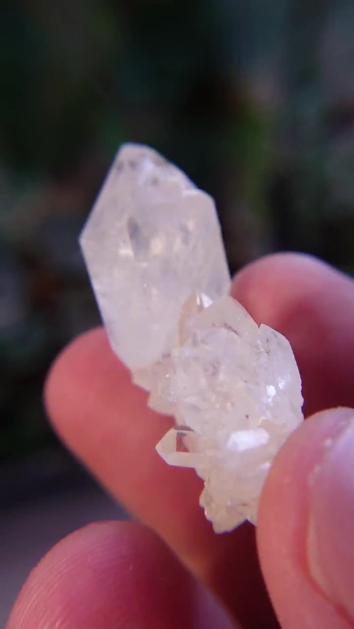 ナミビア産の小さな透明クォーツクラスター / 7.52g / サムネイル標本