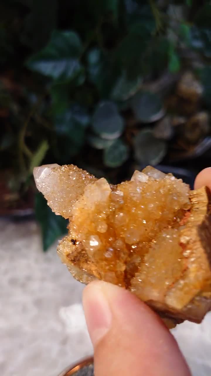 南アフリカ産サンシャイン スピリット クォーツ クラスター / 105.17g