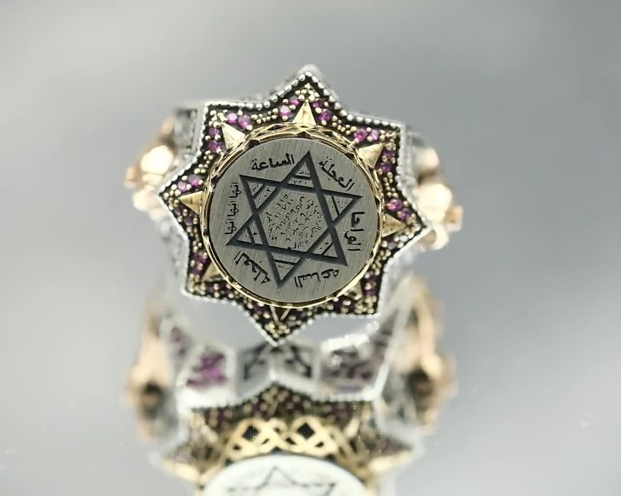 Anillo con el sello del rey Salomón grabado: plata de ley, circonitas rojas. video poster