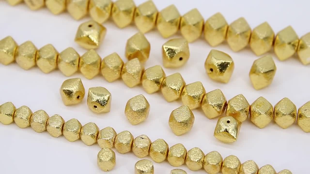 Brushed Gold Faceted Cube Beads, Nugget Metal Beads 2952, Hexagon  Lightweight 6 Mm 8 Mm or 10 Mm Spacers, 1 Strand High Quality Plating 