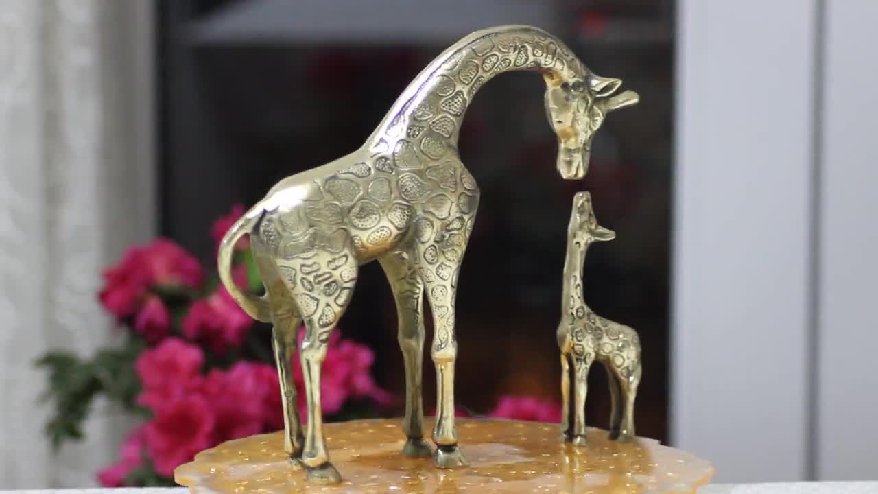 Giraffe sculpture set, Brass shops Giraffe Bibelot ornament giraffe set, Home decorati