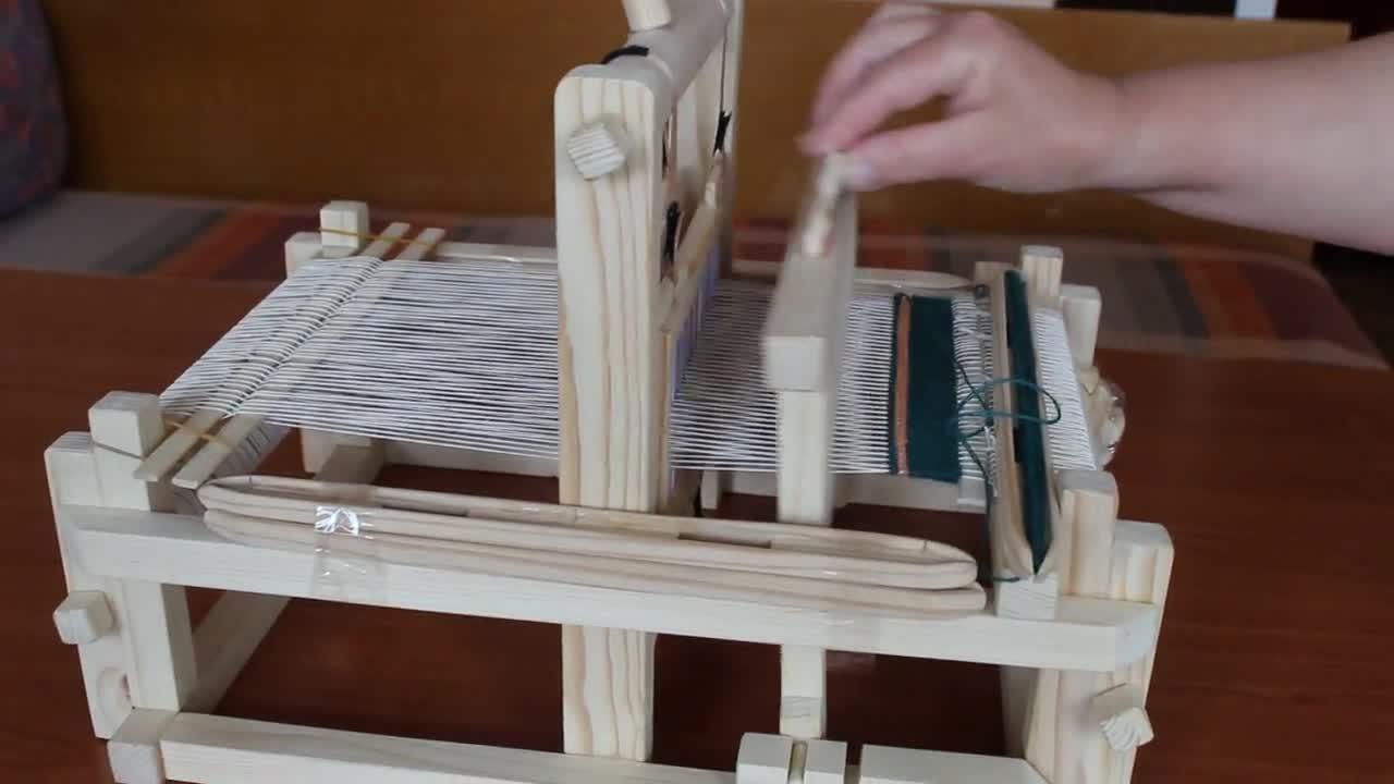 How to Make Homemade Weaving Looms from Popsicle Sticks