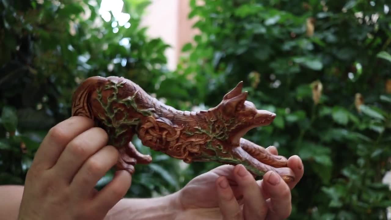 木製のキツネの像：ケルト北欧異教の装飾木彫り - Etsy 日本