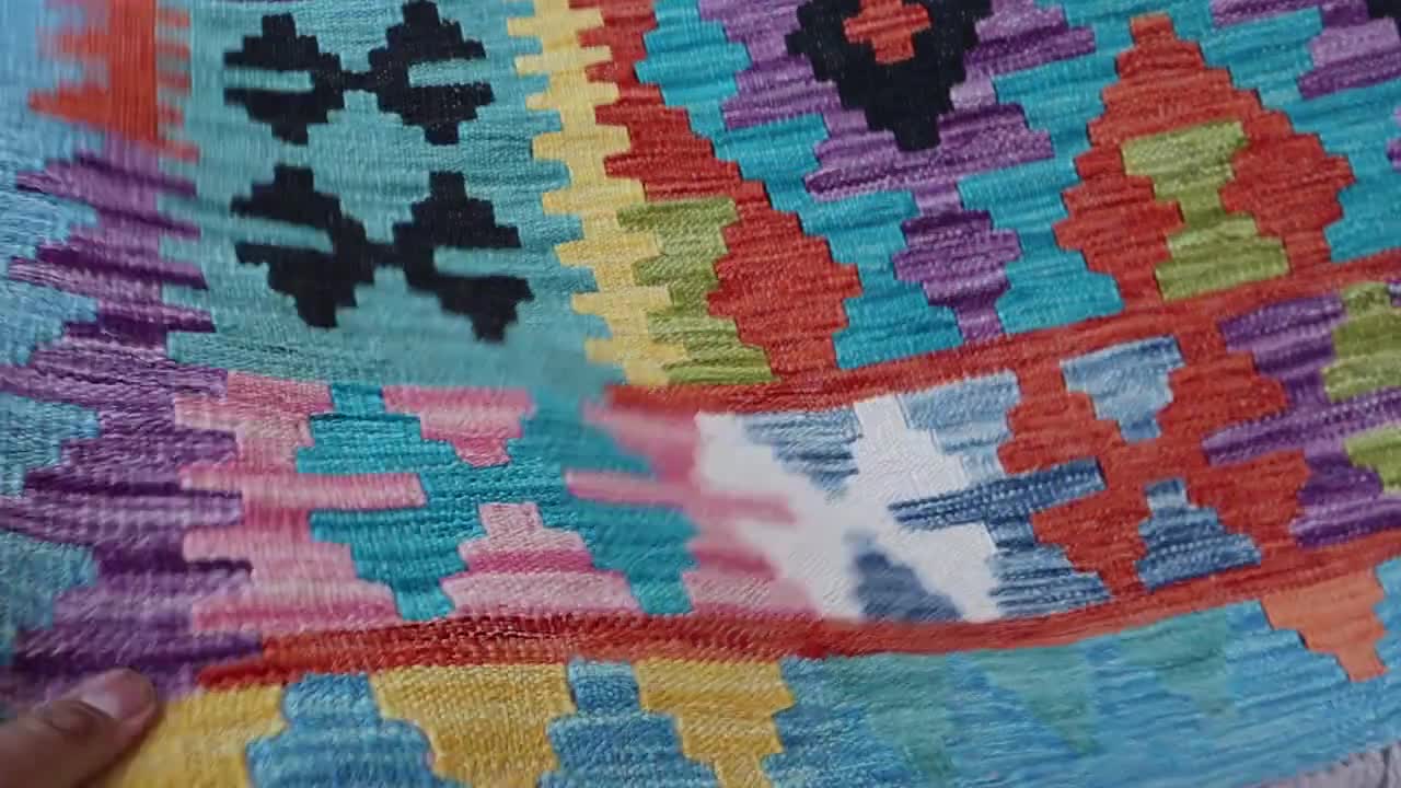 5 x 6フィートのラグ。アフガニスタンキリムラグ - 5.3x6.3フィートの