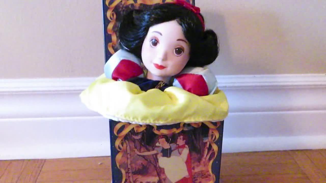 Enesco Disney Musical Jack In The Box LE Musical SNOW WHITE, w/ Box