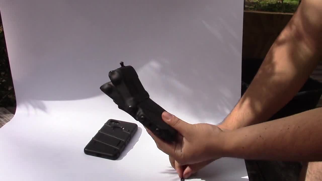 Il case taser per iPhone 4 e 4S