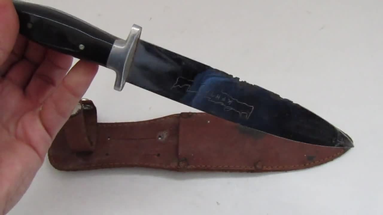 vintage knife in leather case, vintage knife, collectable knife, strange  knife, Rare vintage knife, old Creatn knife, vintage knife bakelite