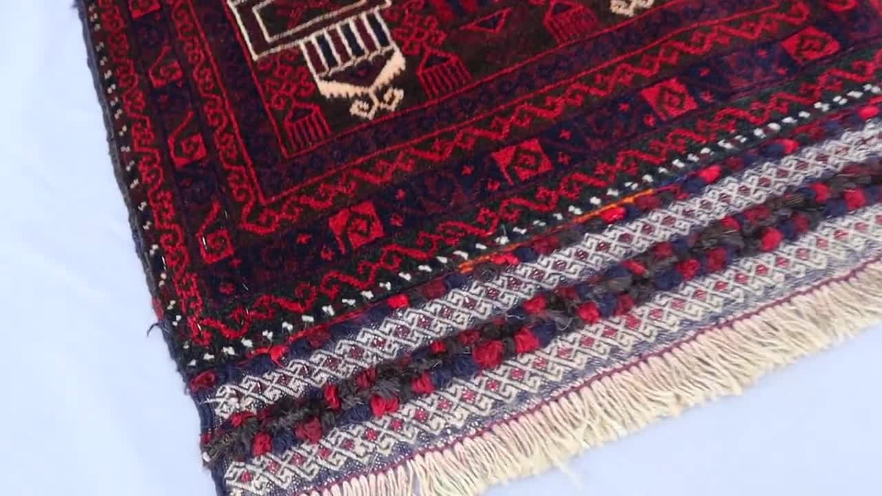 1'10x3'8 フィート ユニークなヴィンテージラグ、アフガニスタンの