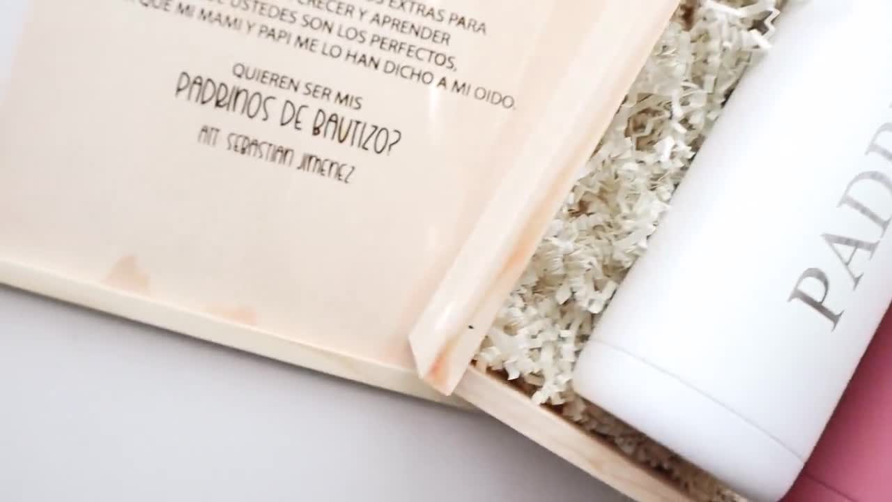 Rinna Rios on Instagram: Gift Box 🎁 Propuesta para padrinos de Bautizo! .  . . #giftbox #propuestapadrinos #vasospersonalizados #bautizo