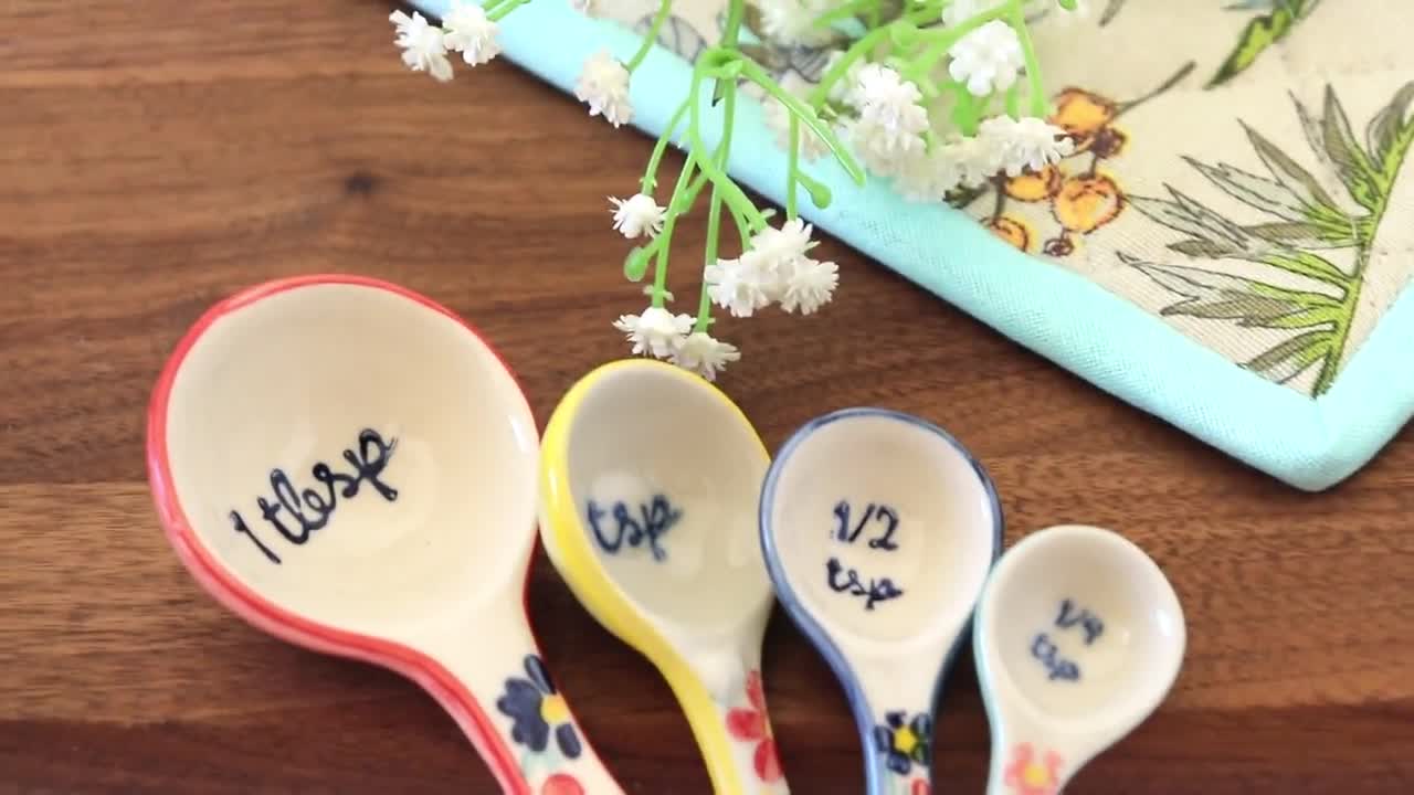 Ceramic Baking Measuring Spoon With Holder, Kawaii Spoon, Flower Shape Milk  Powder Measuring Spoon, Coffee Spoon, Kitchen Gadgets, Chrismas Gifts,  Halloween Gifts, Kitchen Decor - Temu