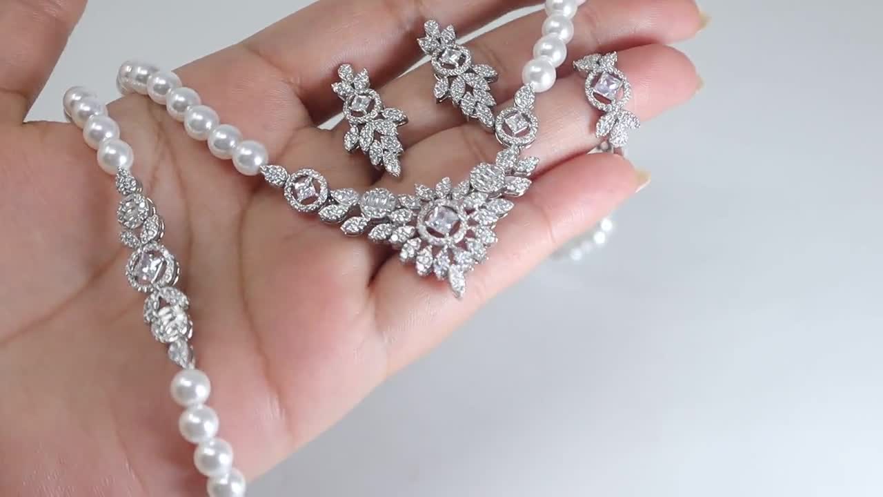 Swarovski Crystal Gold V-shape Flower and Pearl Statement Diamond/crystal  Necklace Set, Bridal Necklace, Bridal Jewelry, Statement Necklace 