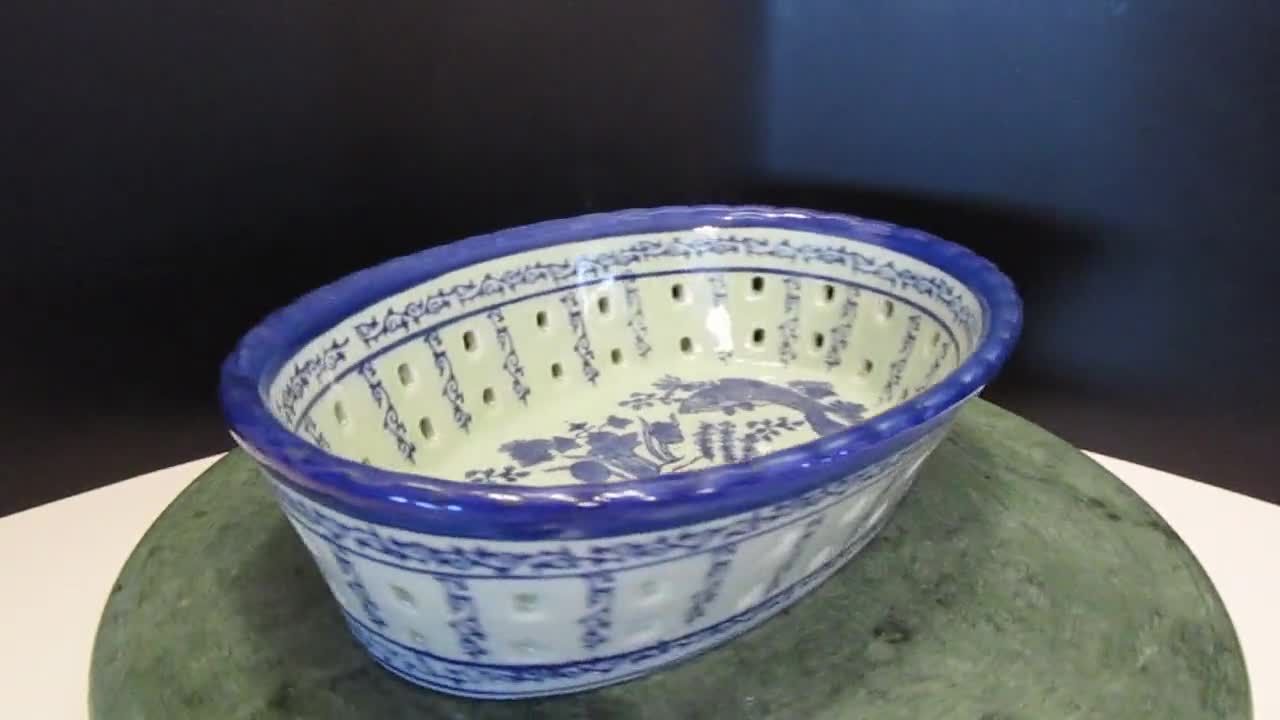 ヴィンテージアジアンフィッシュデザイン磁器ボウル：ブルーの網目模様