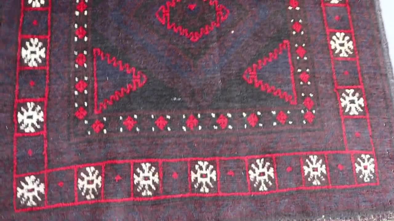 2.11x9.5フィートのアンティークトルクメン部族幾何学模様バルーチラグ