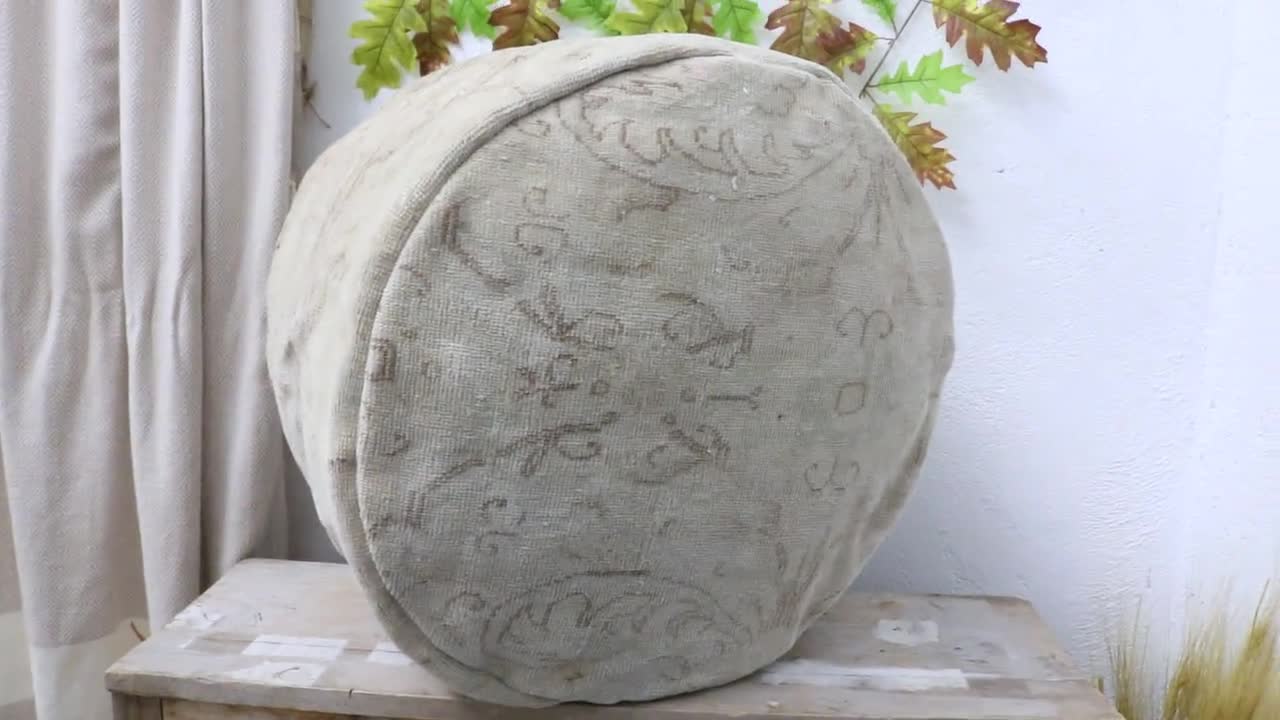 ハンドメイドヴィンテージキリムラウンドオットマンプーフ - 20インチ