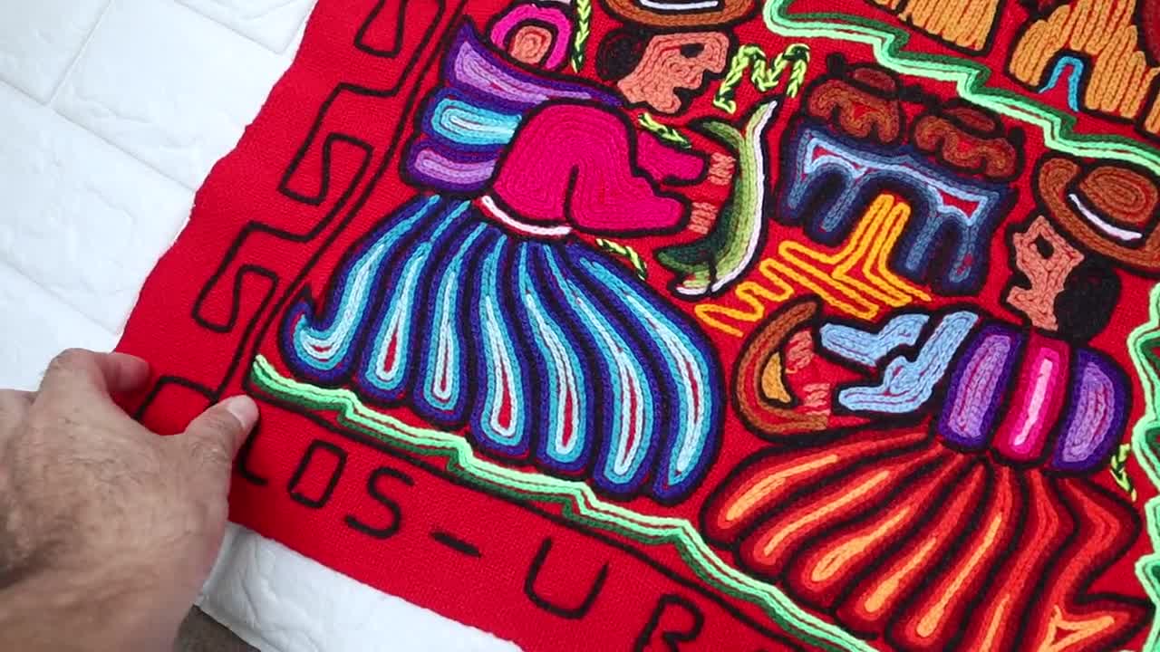 Peruvian Folk Art Tapestry Wall Hanging Uros Floating Islands Lago