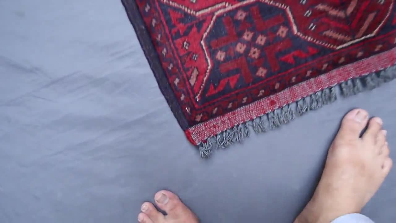 トルクメン ブハラ ラグ 4 x 7 フィート、手織りの赤いエリア ラグ