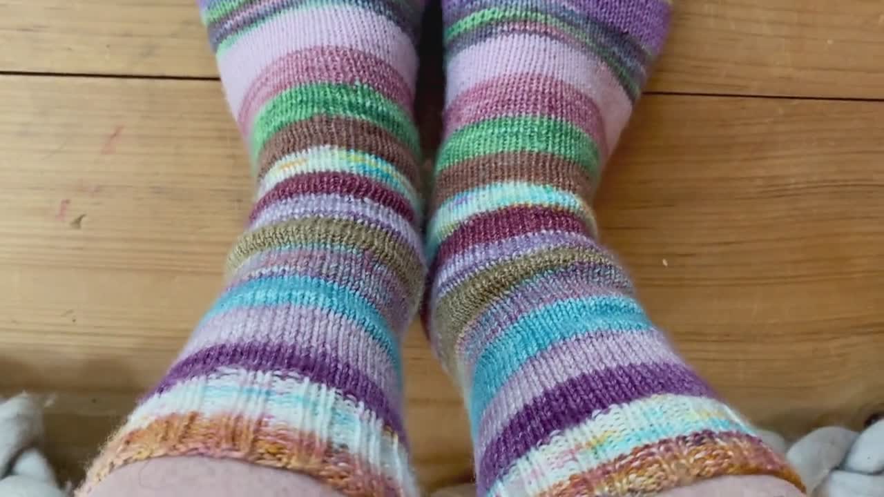 Easy Heel Colorblock Socks Pattern Download