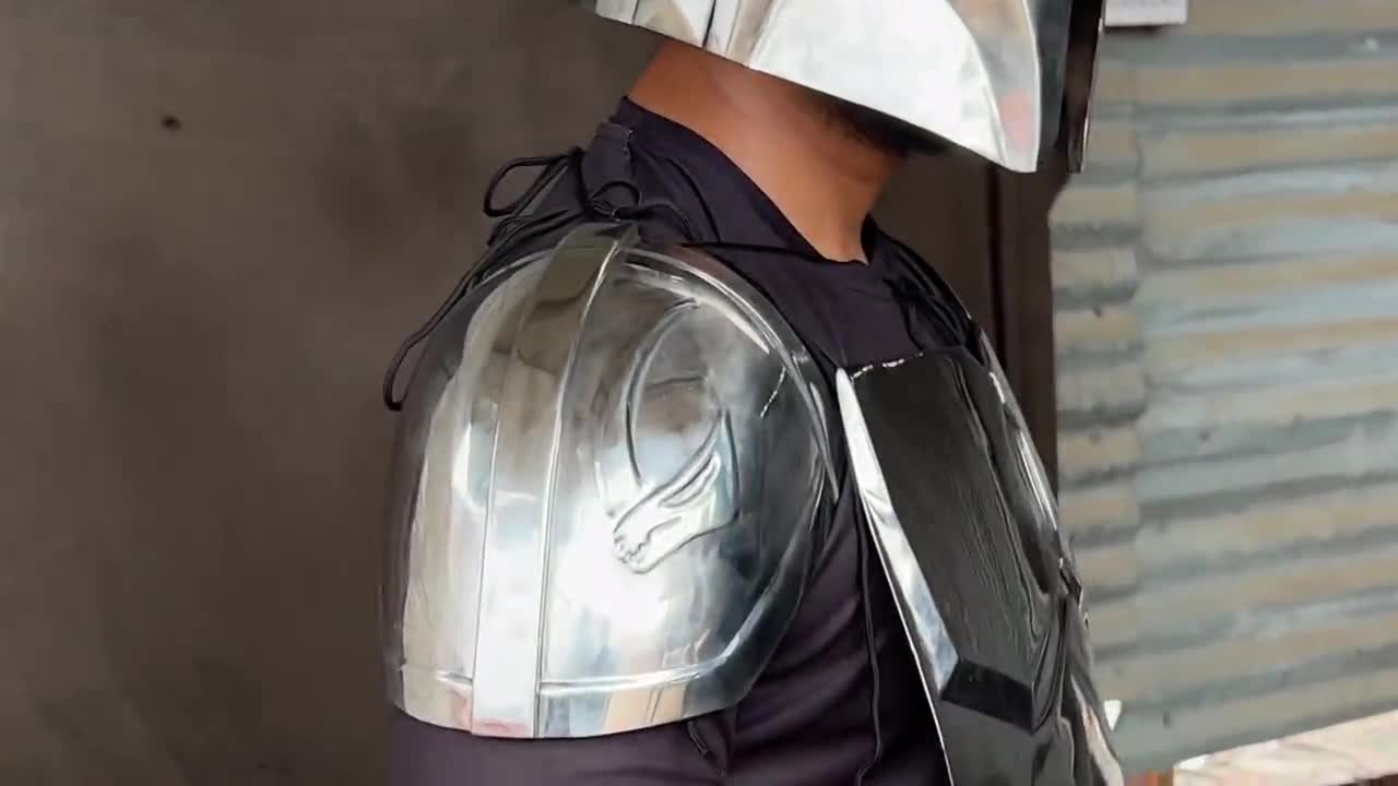 HBC Armor™Beskar 鍛造マンダロリアン肩当て 金属で巧みに鍛造