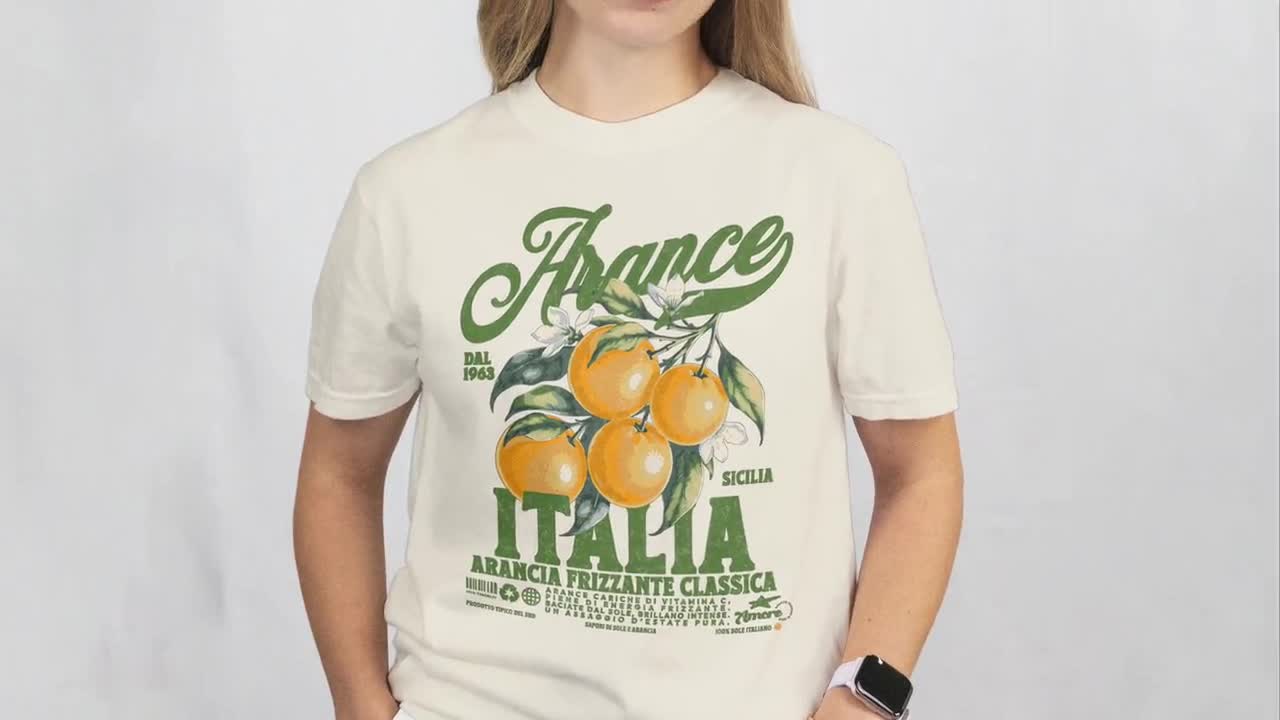 レトロイタリアンオレンジグラフィックTシャツ：コンフォートカラーズ