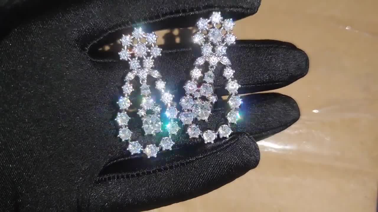Queen Elizabeth Ii's Simulated Diamond (5A Cubic Zirconia