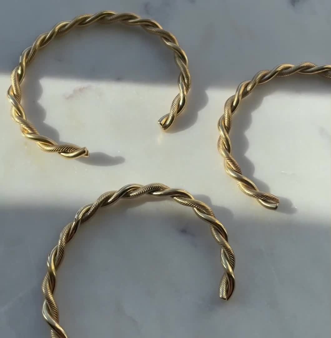 Top 88+ twisted gold bracelet best in.duhocakina